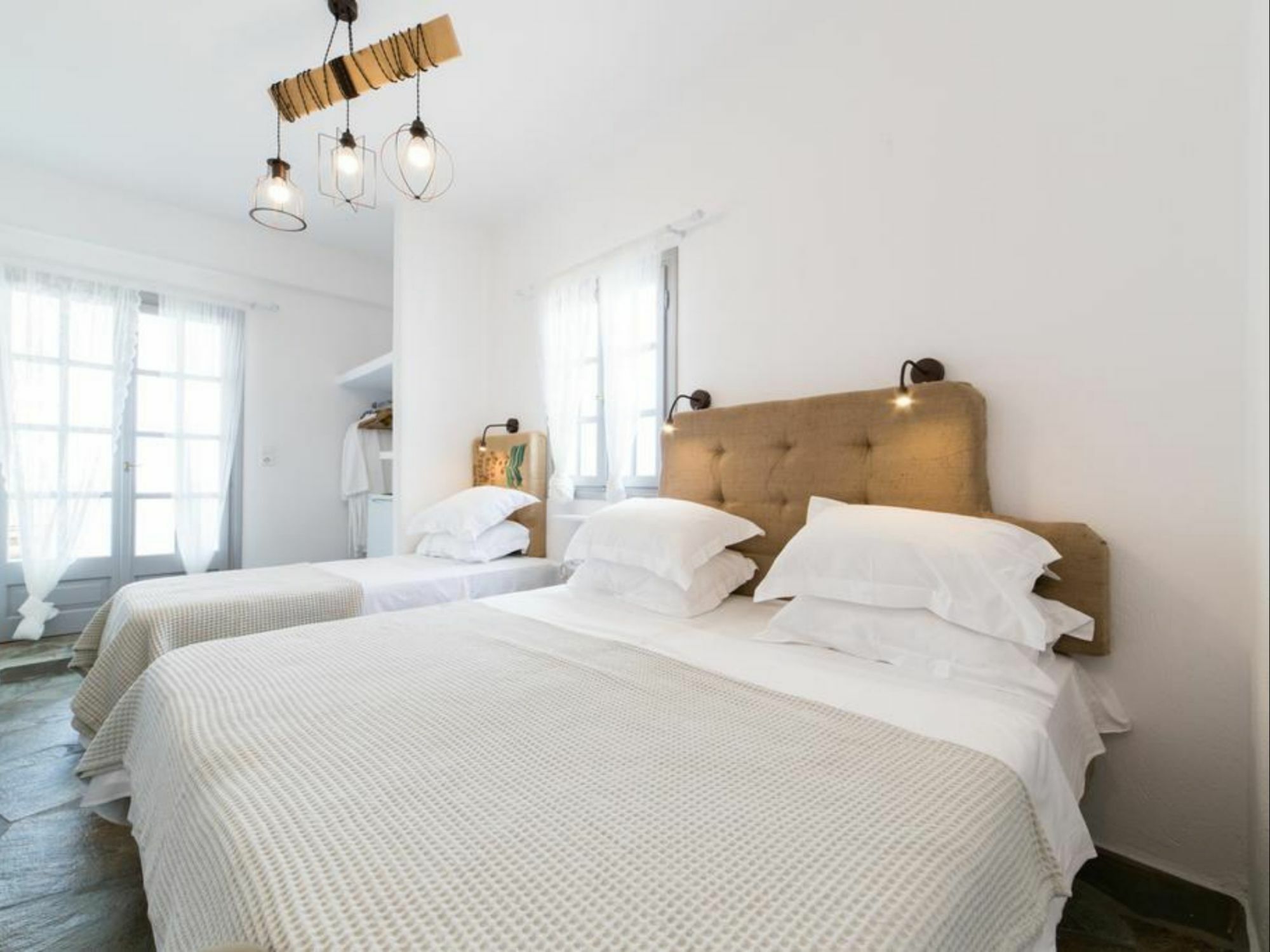 Evi Rooms Alikí エクステリア 写真